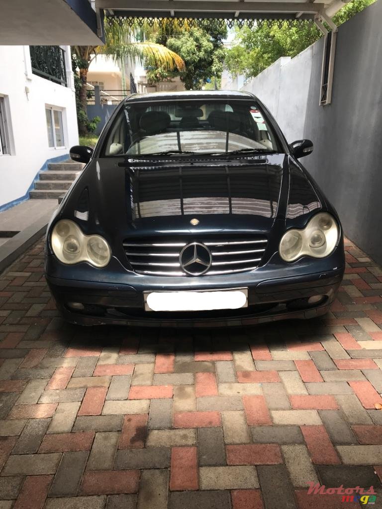 2002' Mercedes-Benz C-Class 180 photo #1