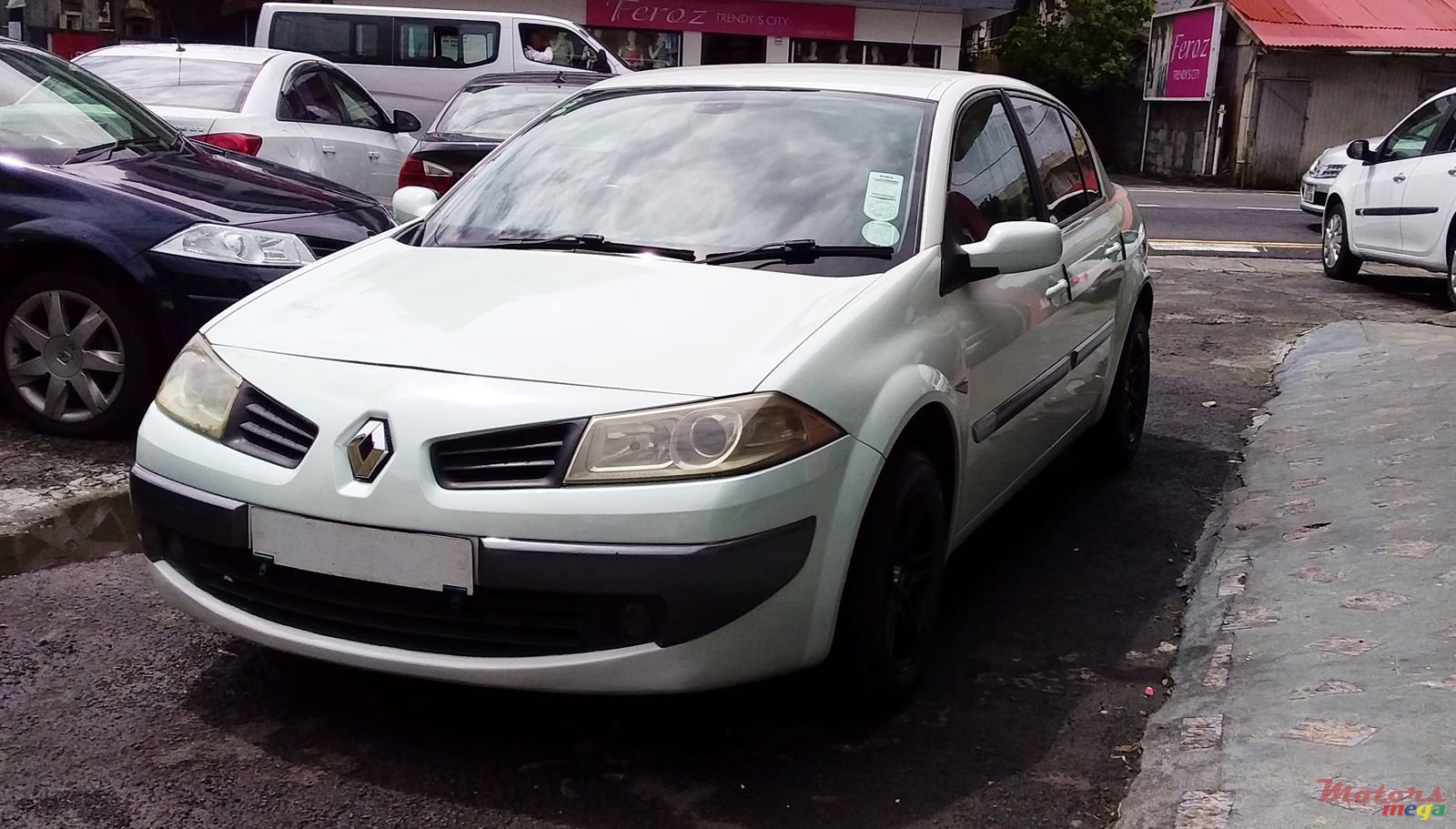 2007' Renault Megane photo #2