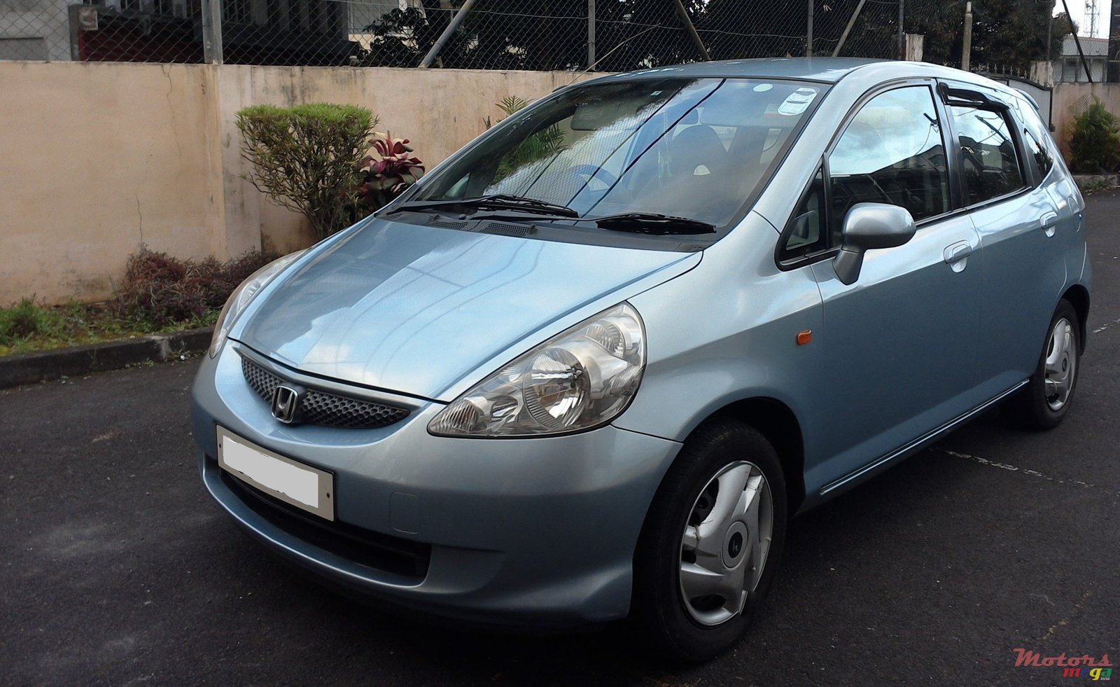 2005' Honda Fit photo #1