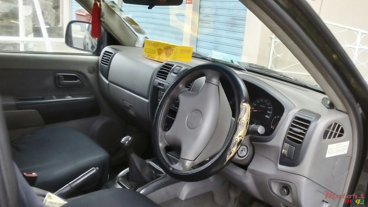 2005' Isuzu KB Series photo #3