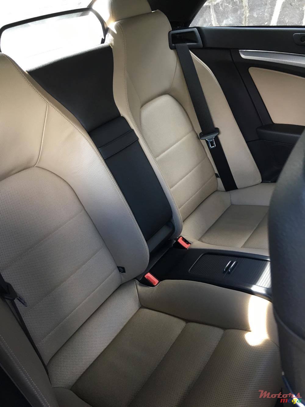 2012' Mercedes-Benz E-Class photo #5