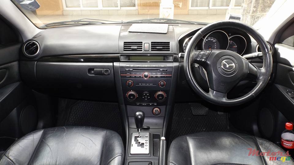 2006' Mazda Axela photo #5