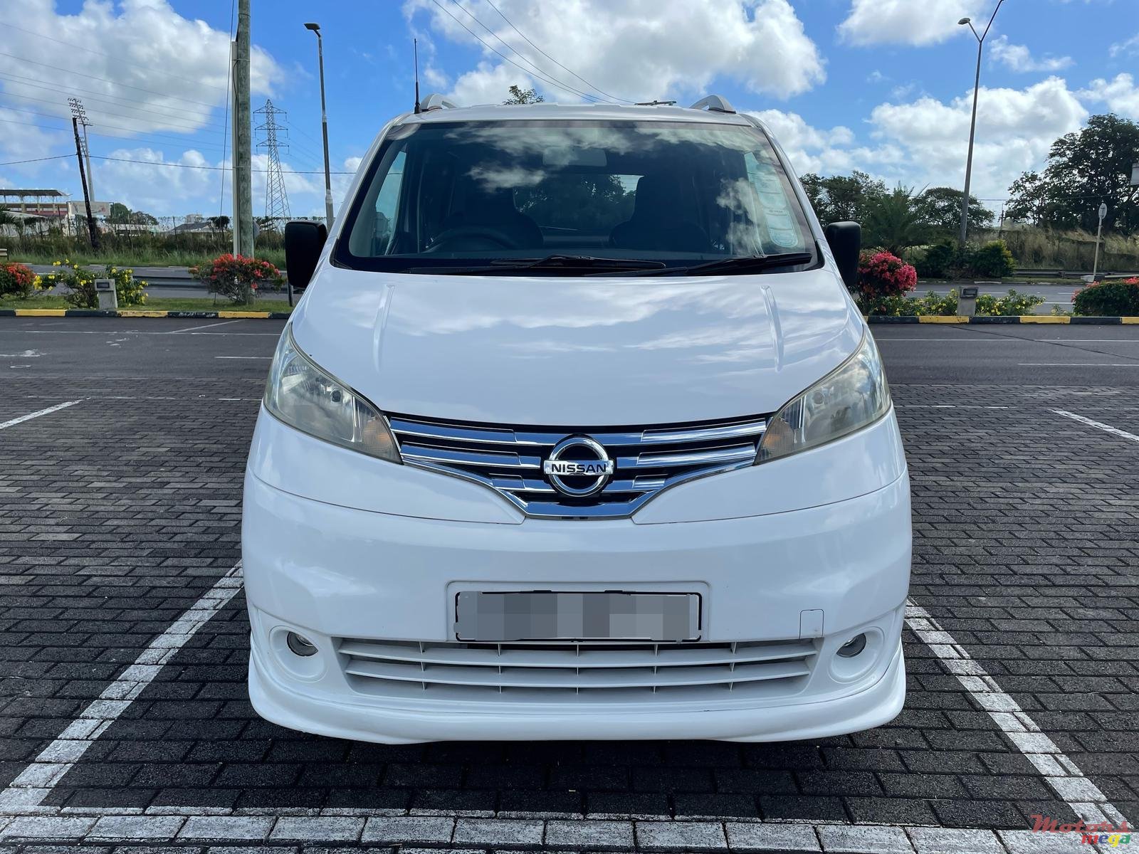 2012' Nissan NV photo #3