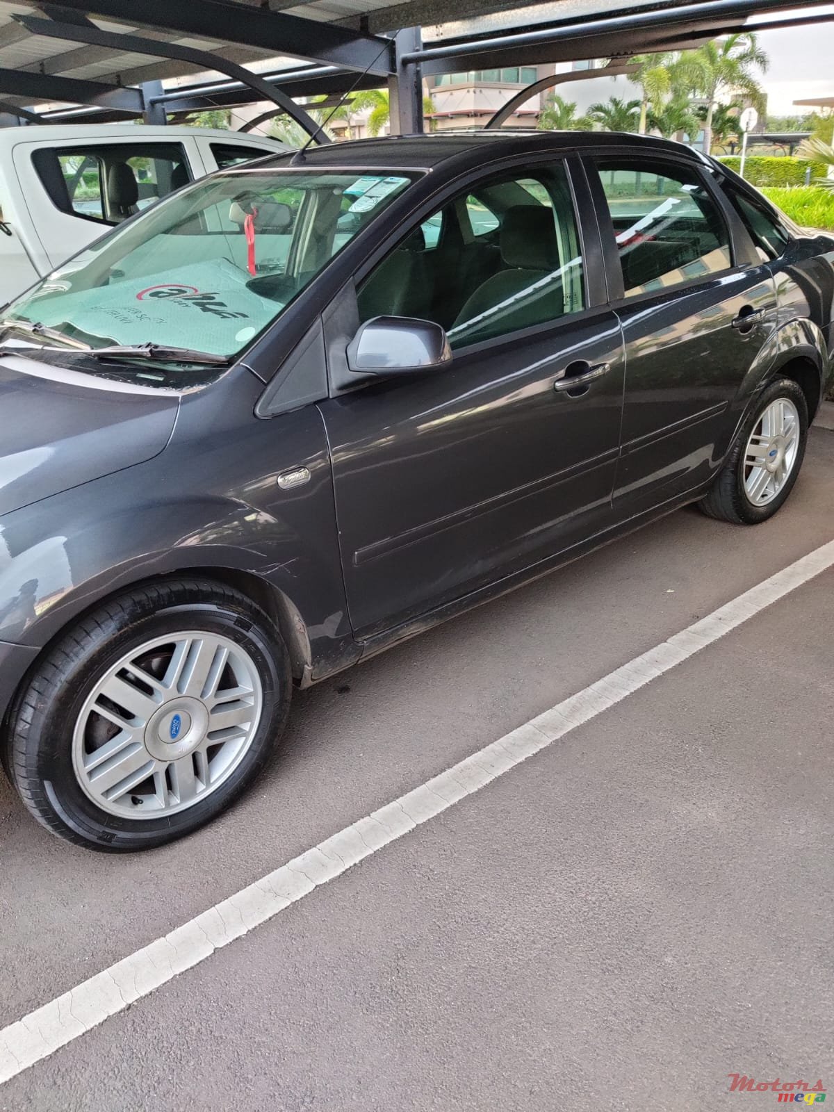 2007' Ford Focus photo #3