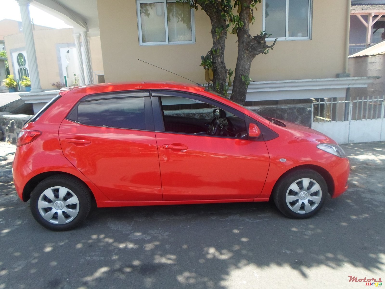 2010' Mazda Demio photo #3