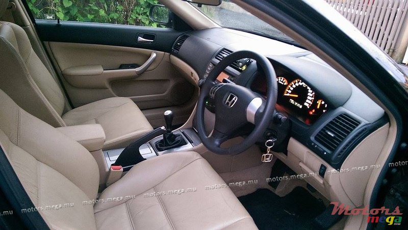 2005' Honda Accord photo #6