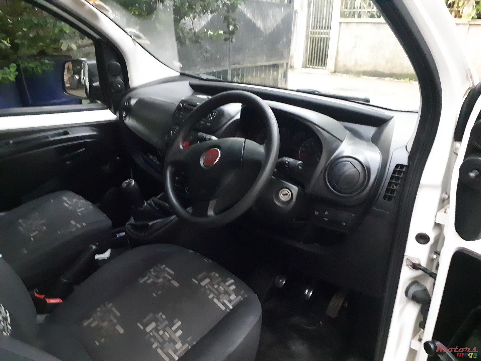 2015' Fiat Fiorino cargo photo #1