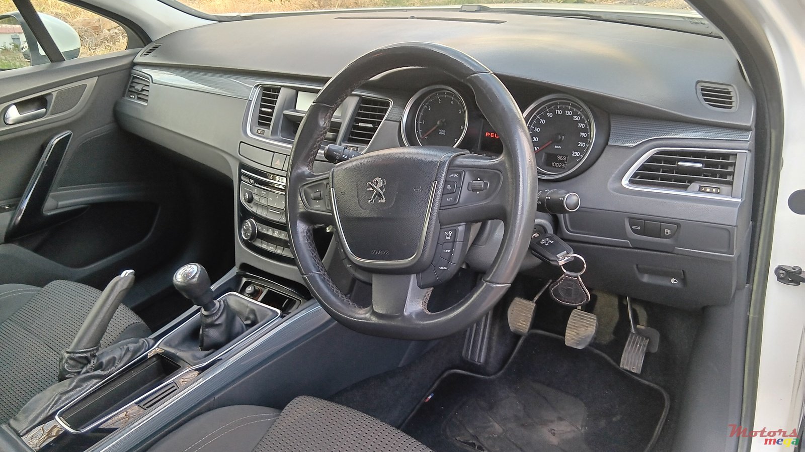 2012' Peugeot photo #5