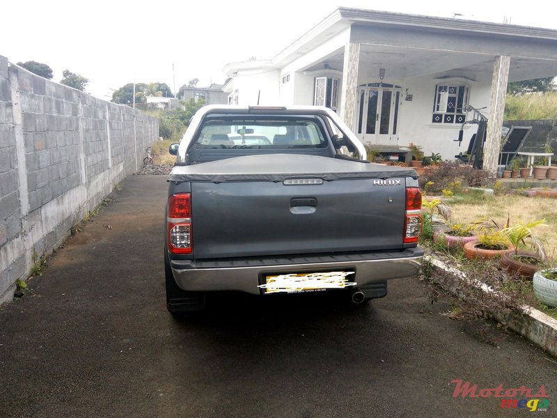 2013' Toyota Hilux photo #6