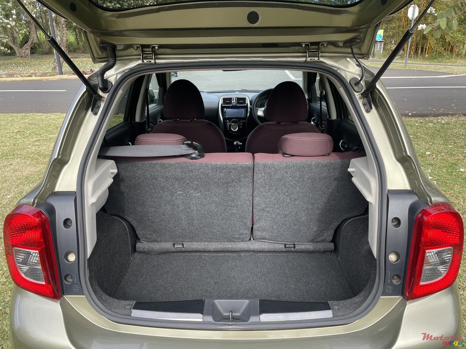 2013' Nissan March photo #7