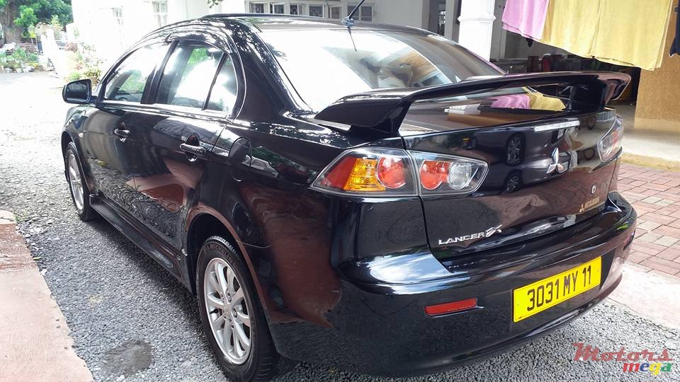 2011' Mitsubishi Lancer EX photo #6