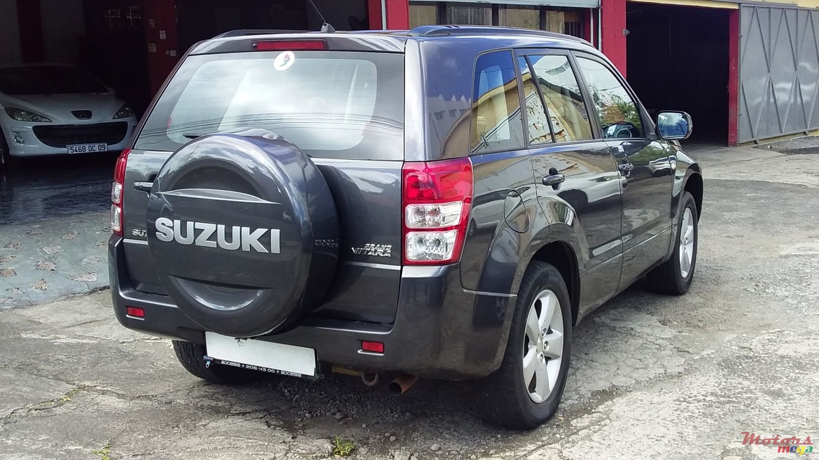 2011' Suzuki Vitara photo #4