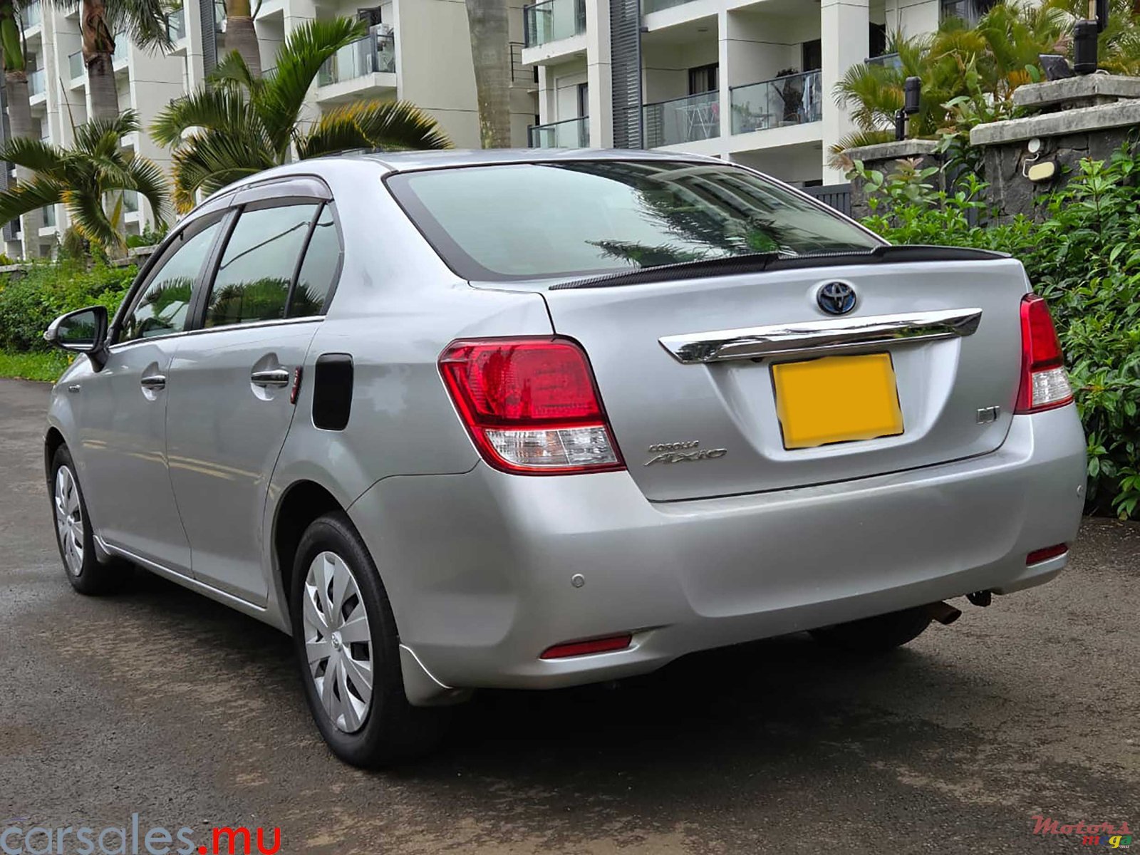 2013' Toyota Axio 1.5 Hybrid photo #4