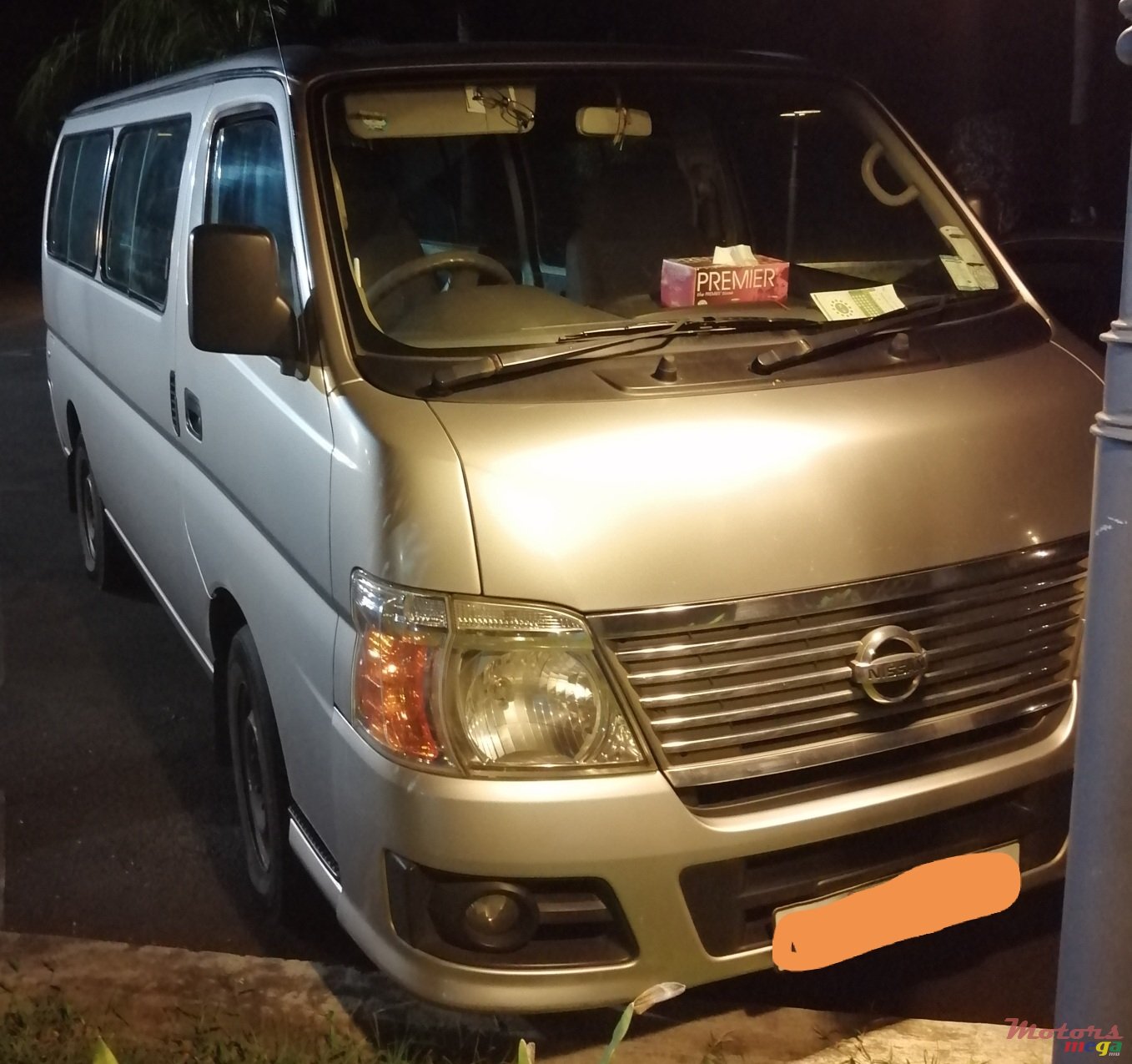 2008' Nissan Urvan photo #2