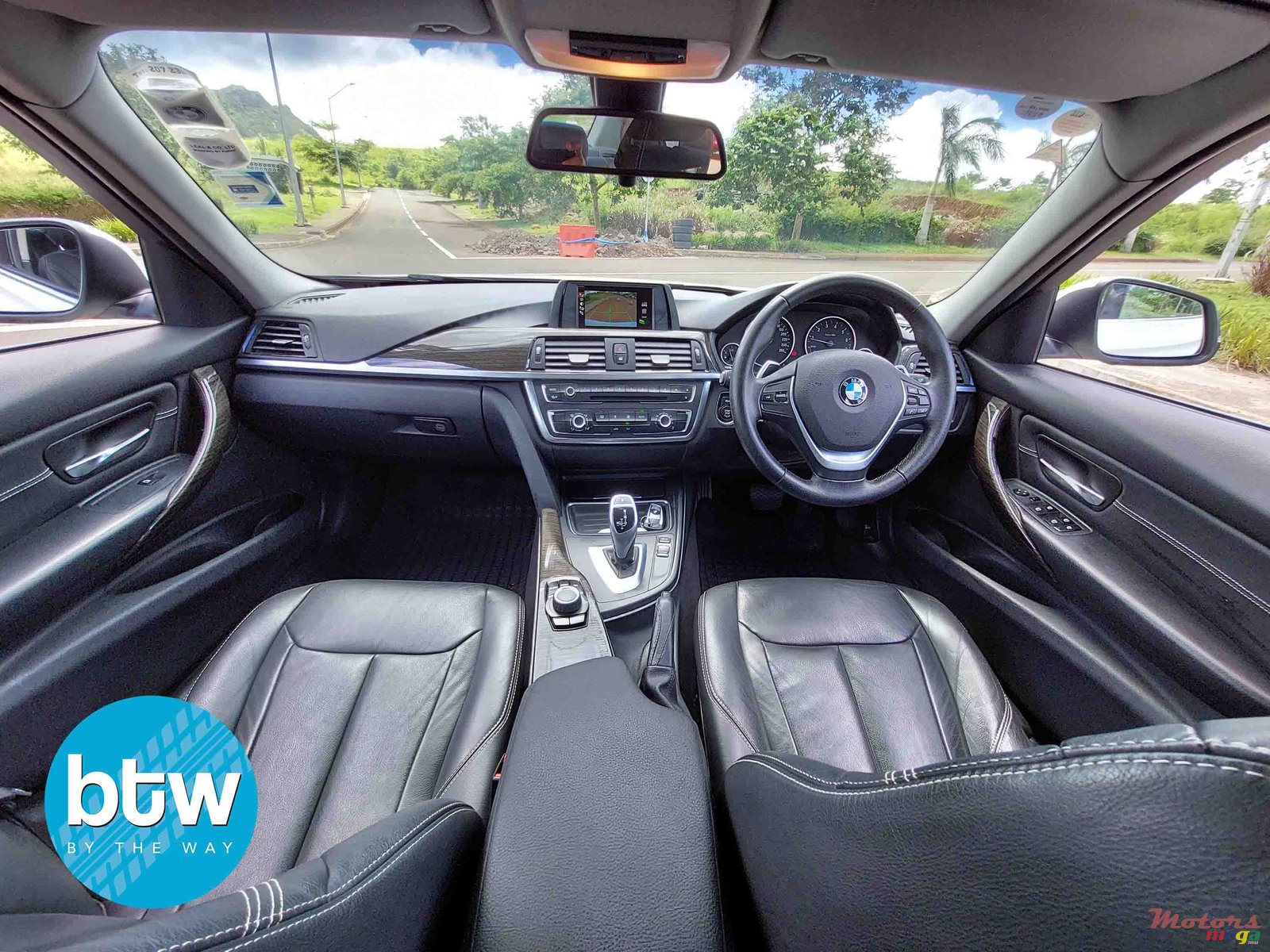 2012' BMW 3 Series photo #6