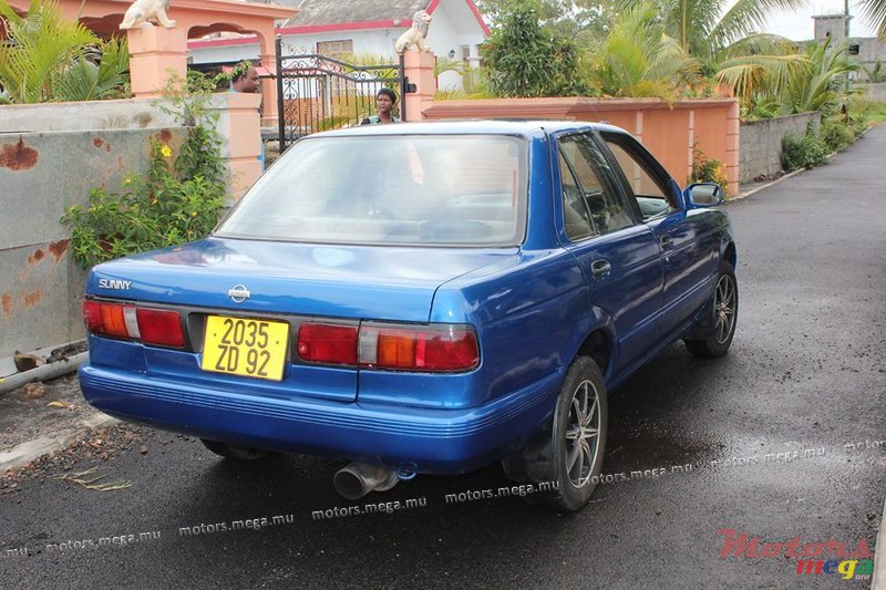 1992' Nissan photo #2