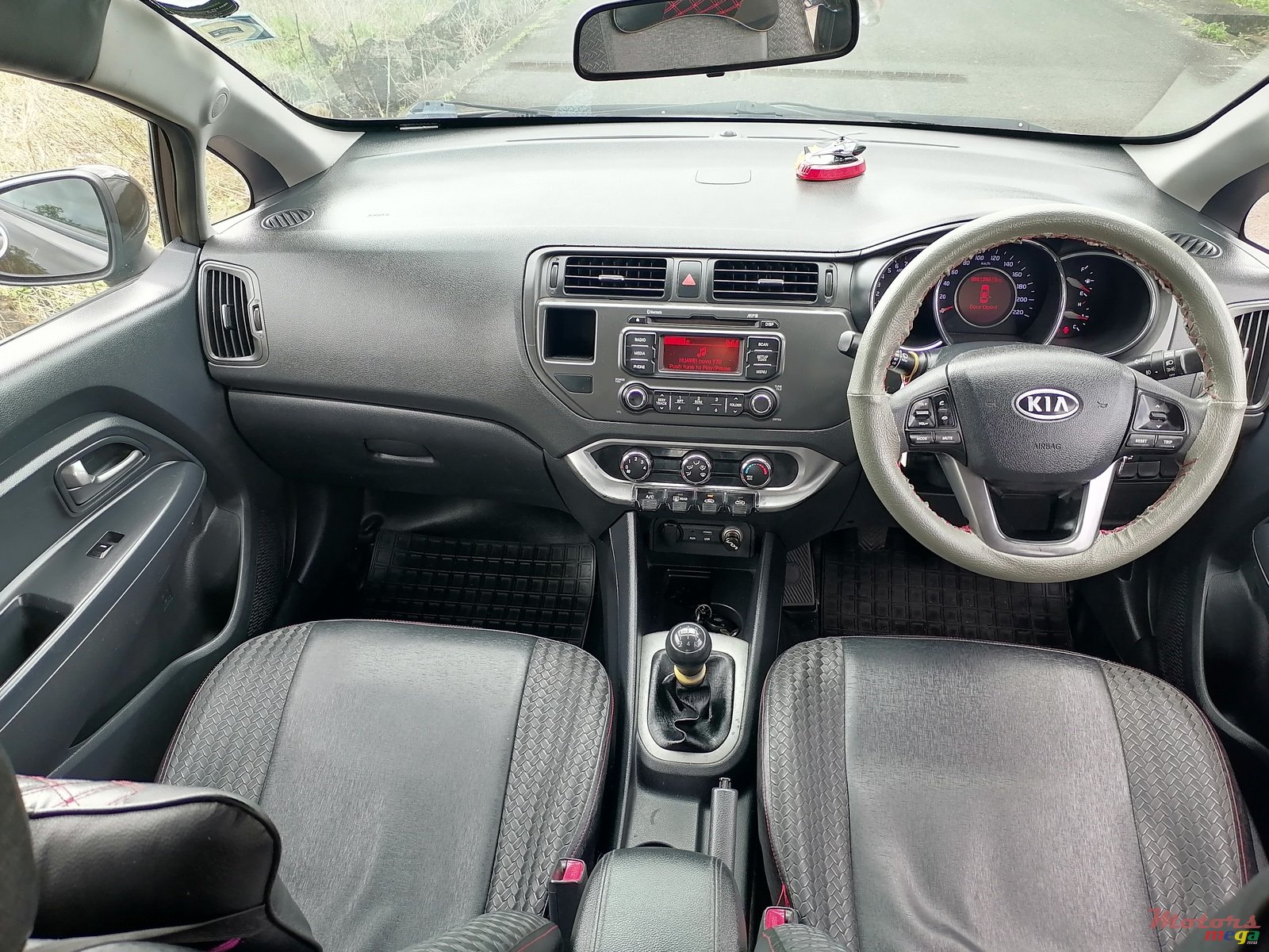 2012' Kia Rio photo #7