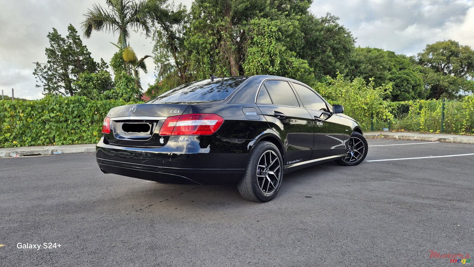 2010' Mercedes-Benz E 200 CGI photo #3