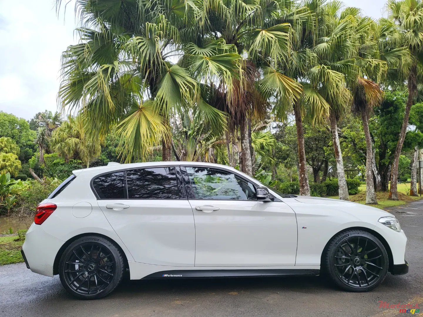 2015' BMW 118 photo #3