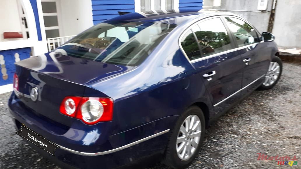 2008' Volkswagen Passat photo #5