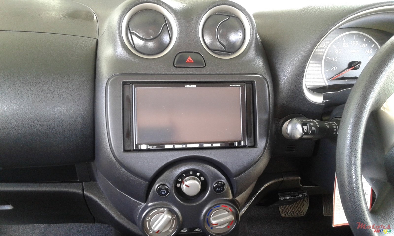 2011' Nissan Micra photo #5