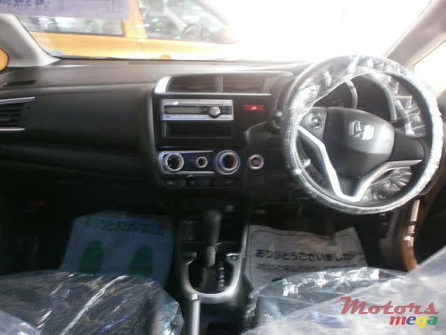 2013' Honda FR-V New shape photo #3