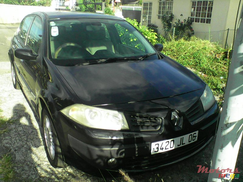 2006' Renault Megane photo #1