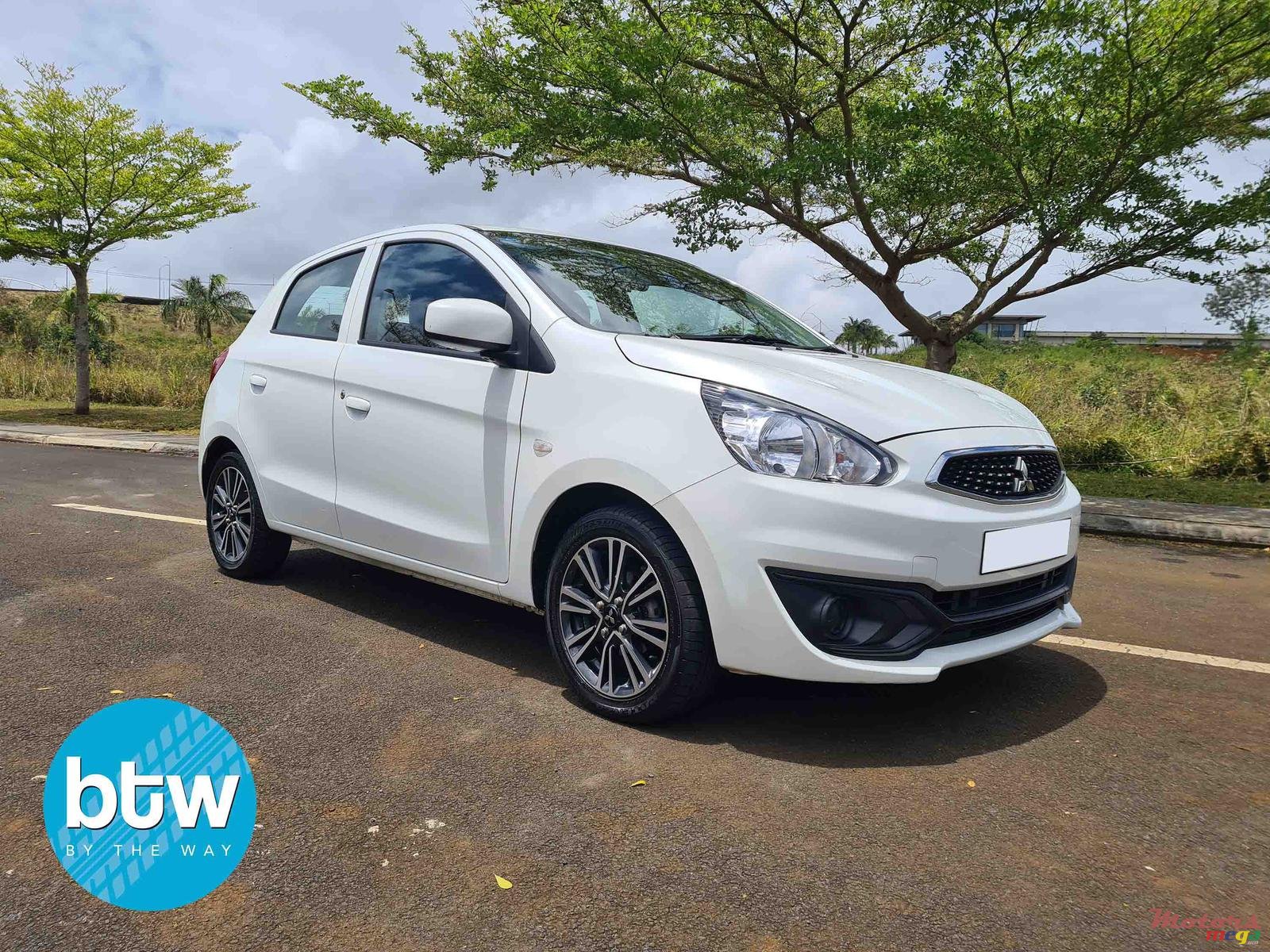 2020' Mitsubishi Mirage photo #1