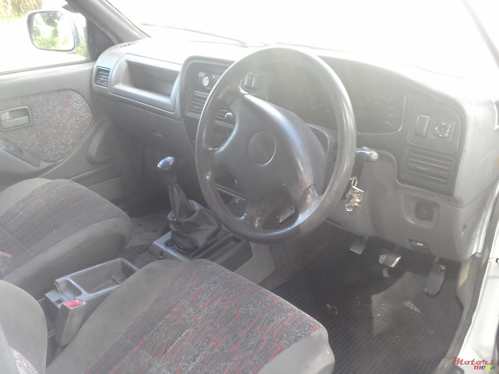 1998' Isuzu LS (Japan) 4x2 photo #3