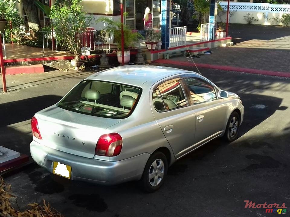 2000' Toyota photo #3