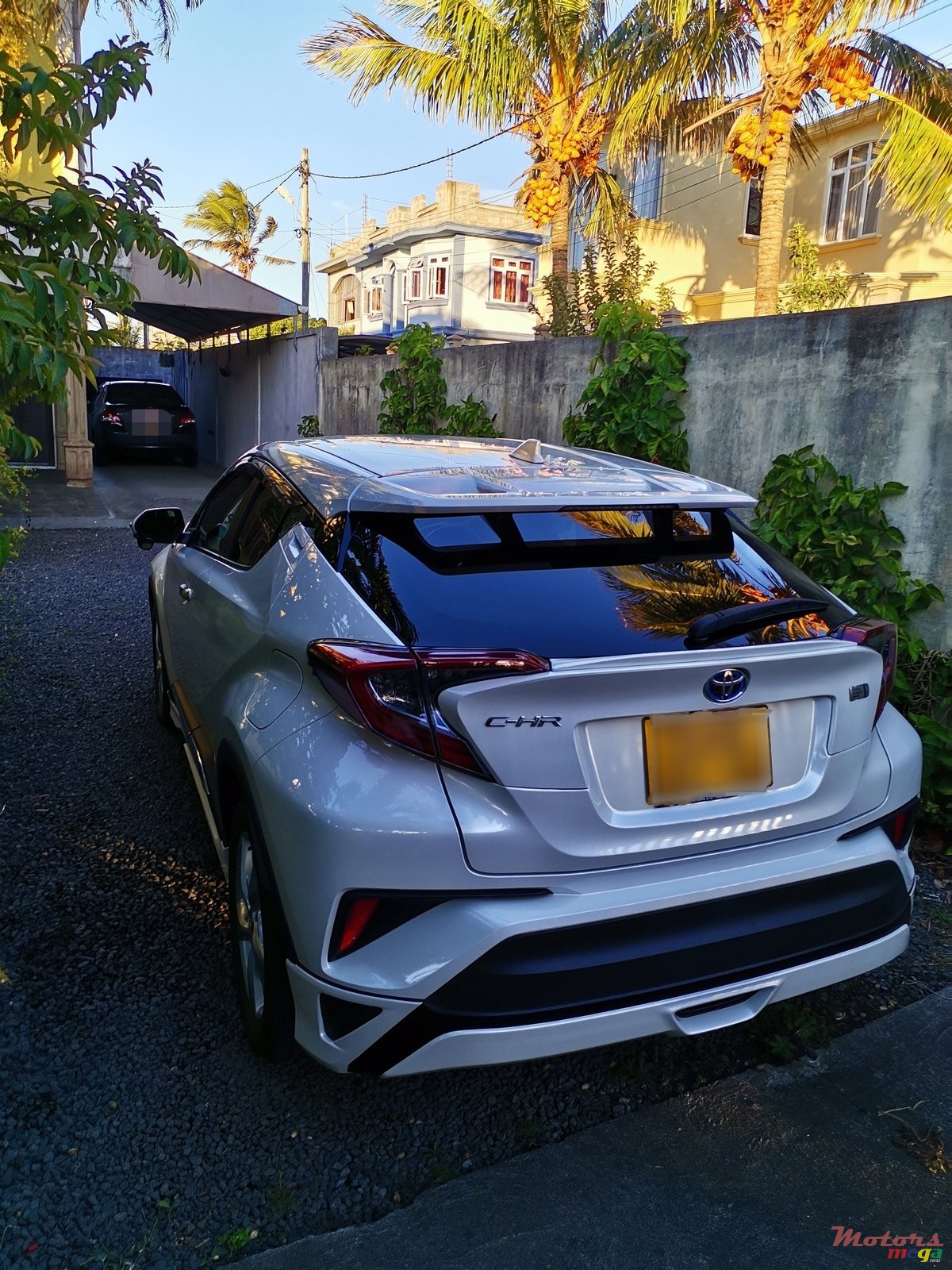 2019' Toyota C-HR photo #3