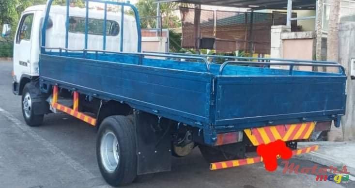 2003' Nissan photo #2