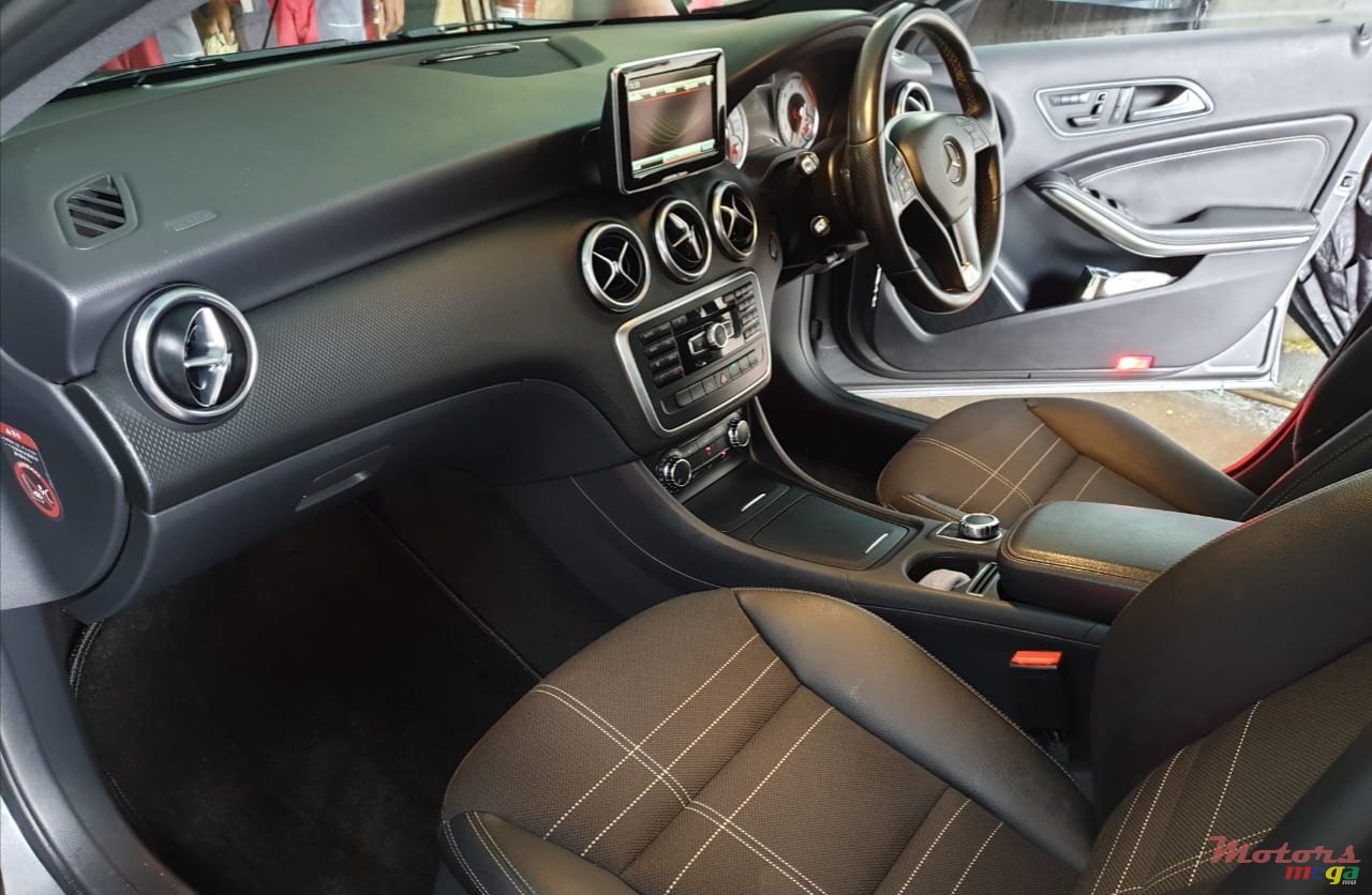 2014' Mercedes-Benz A 180 photo #2
