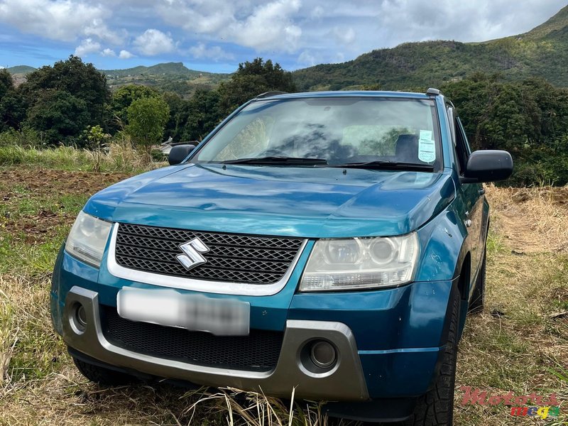 2009' Suzuki Grand Vitara photo #1