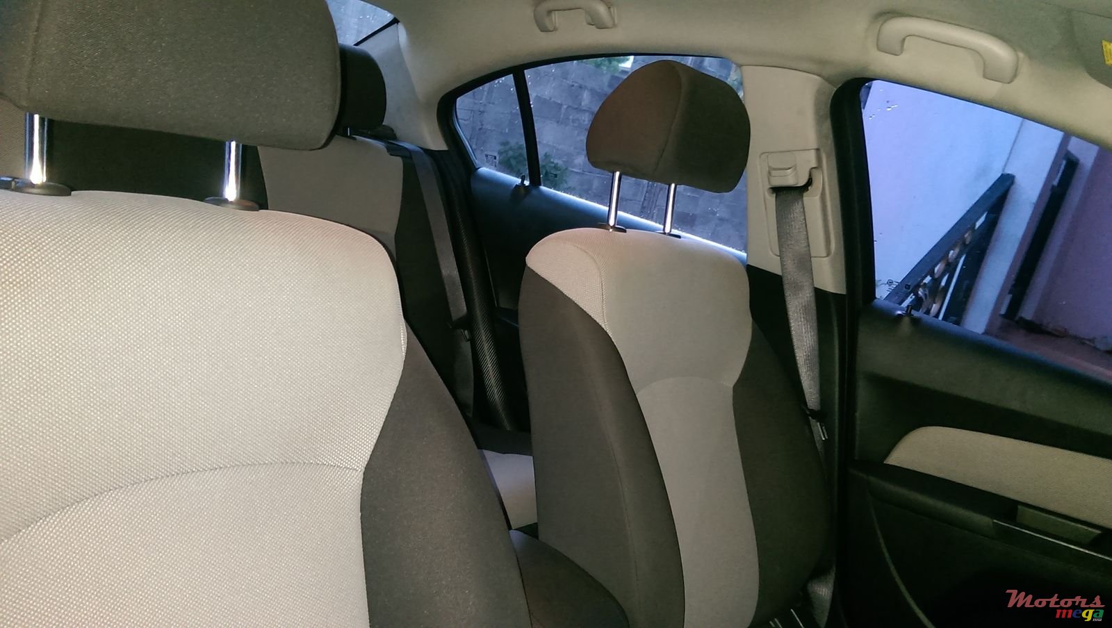 2011' Chevrolet Cruze photo #7