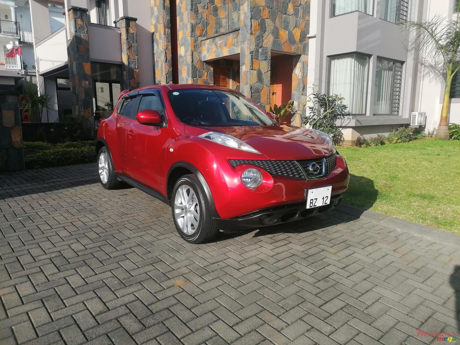 2012' Nissan Juke photo #1