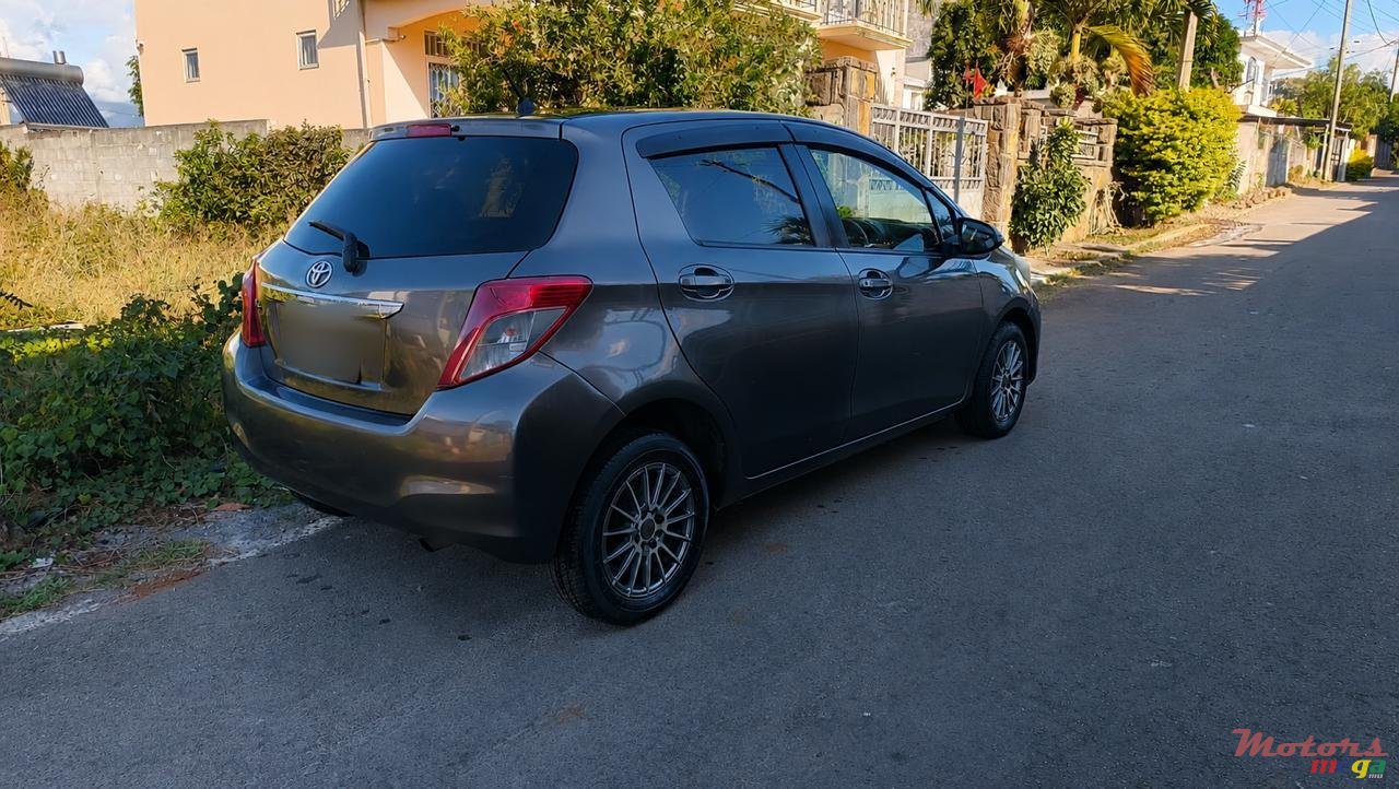 2012' Toyota Vitz photo #1