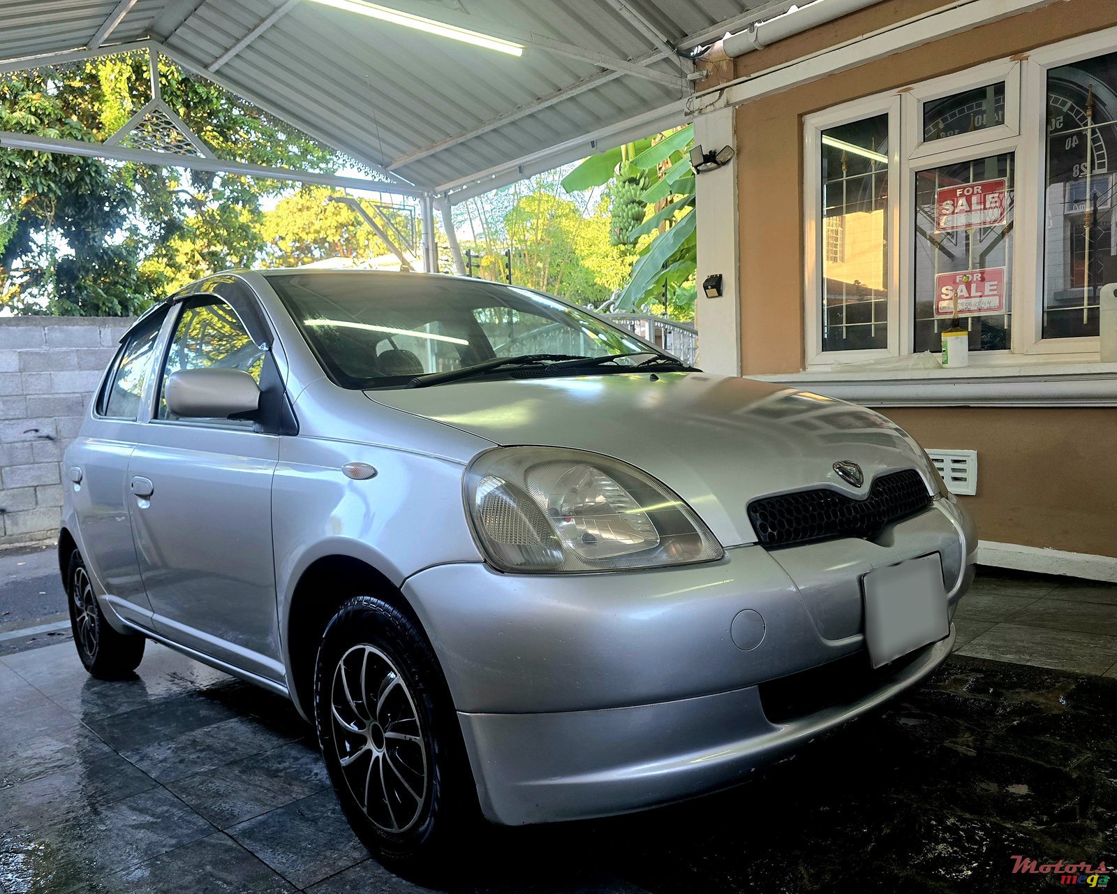 2000' Toyota Vitz photo #1