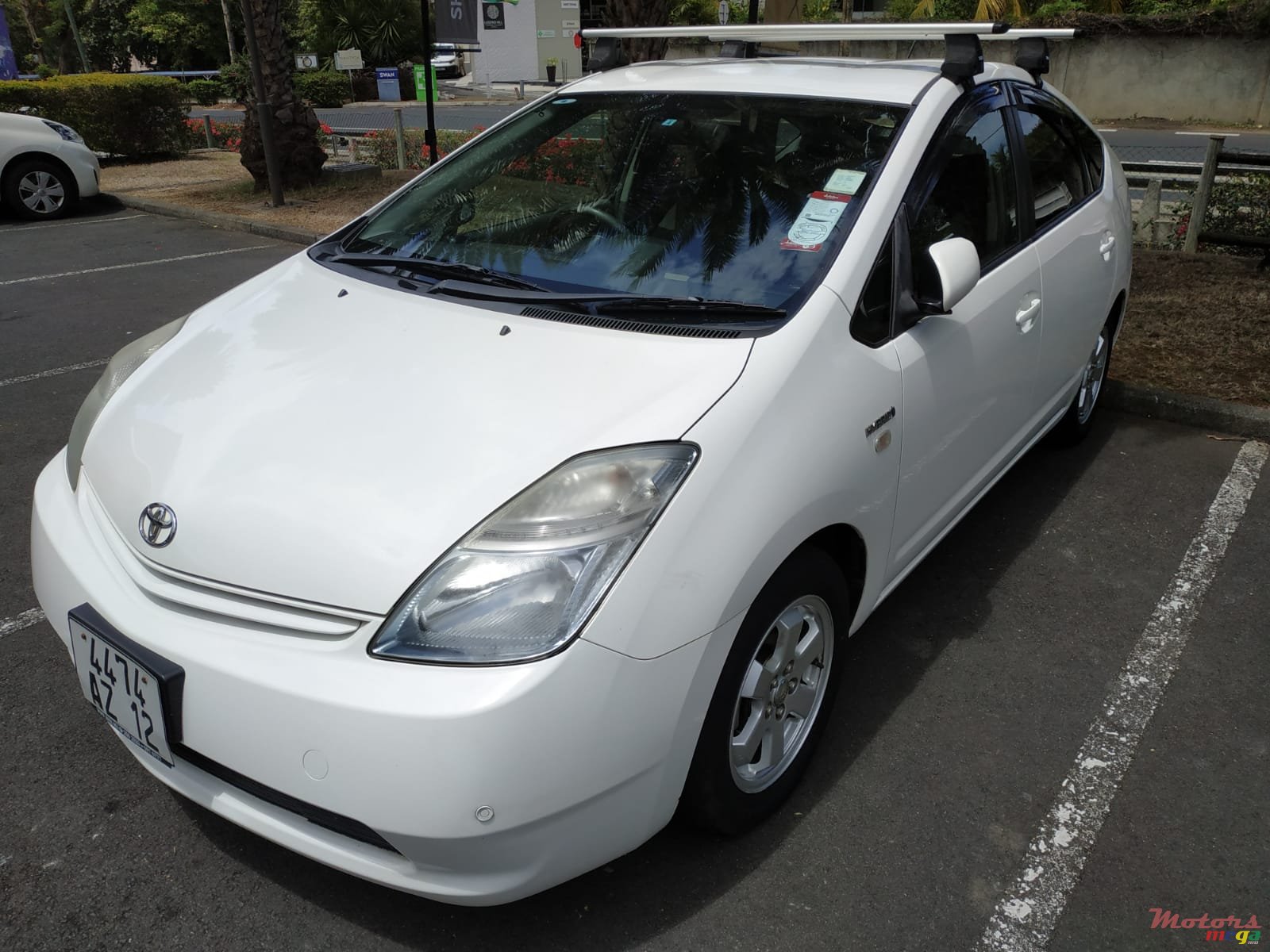 2012' Toyota Prius photo #5