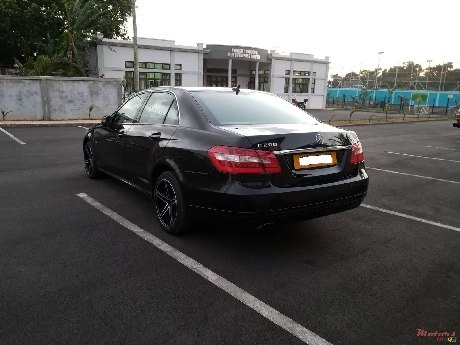 2010' Mercedes-Benz E-Class photo #5