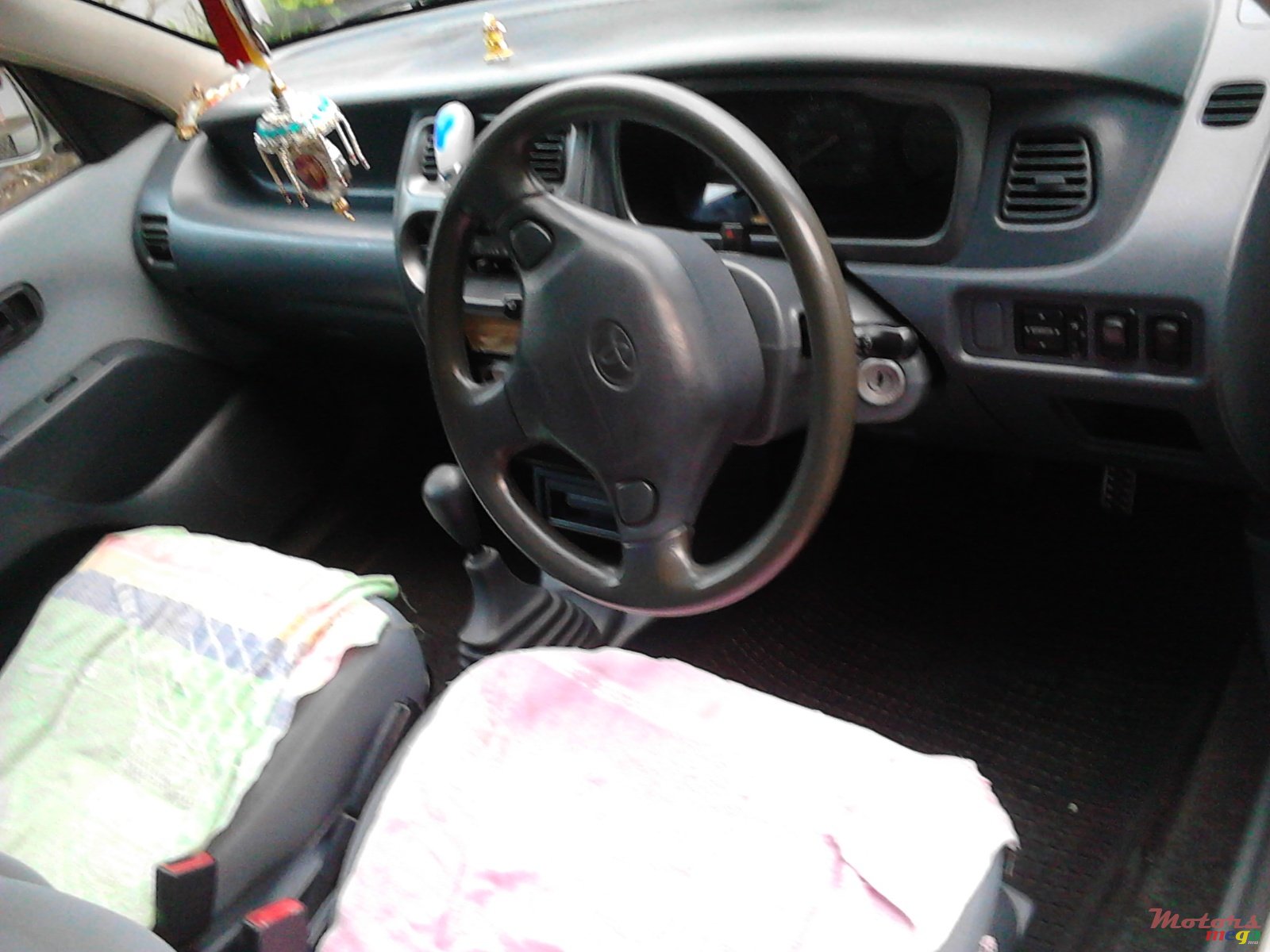 2001' Toyota DUET photo #5