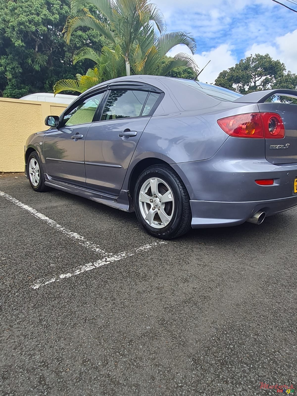 2004' Mazda 3 photo #3