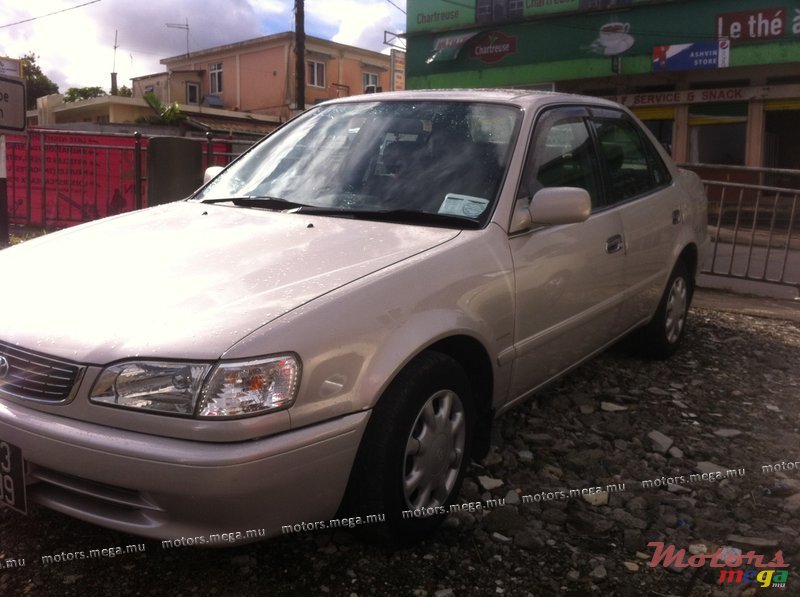 1999' Toyota Corolla XE SALOON photo #1