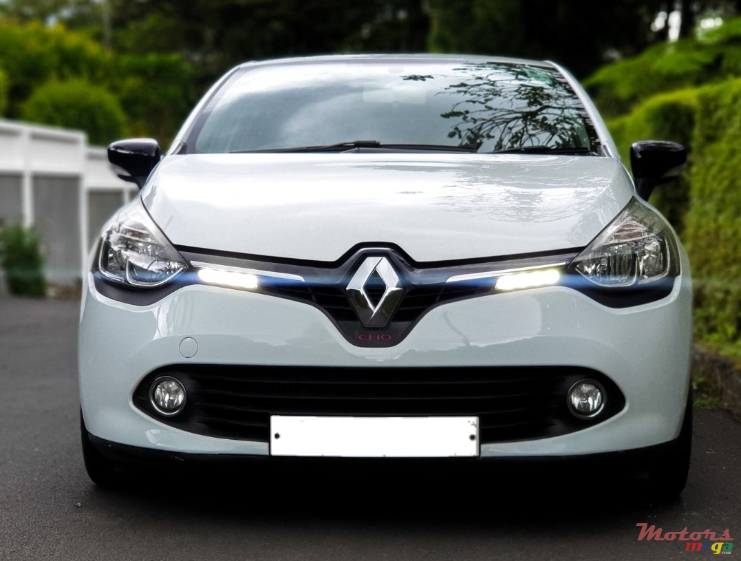 2015' Renault Clio Tce photo #2