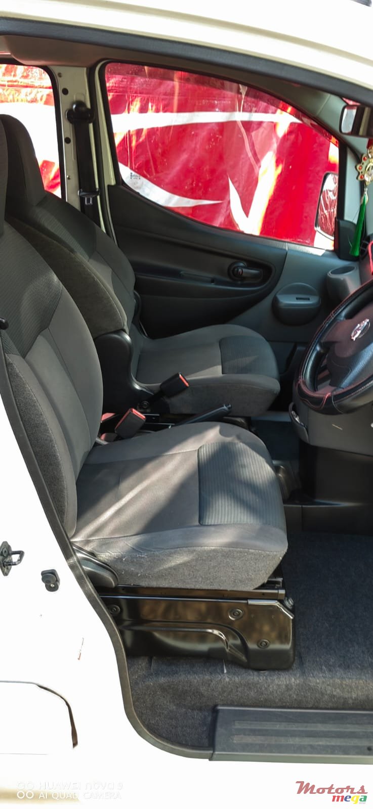 2012' Nissan NV200 photo #3