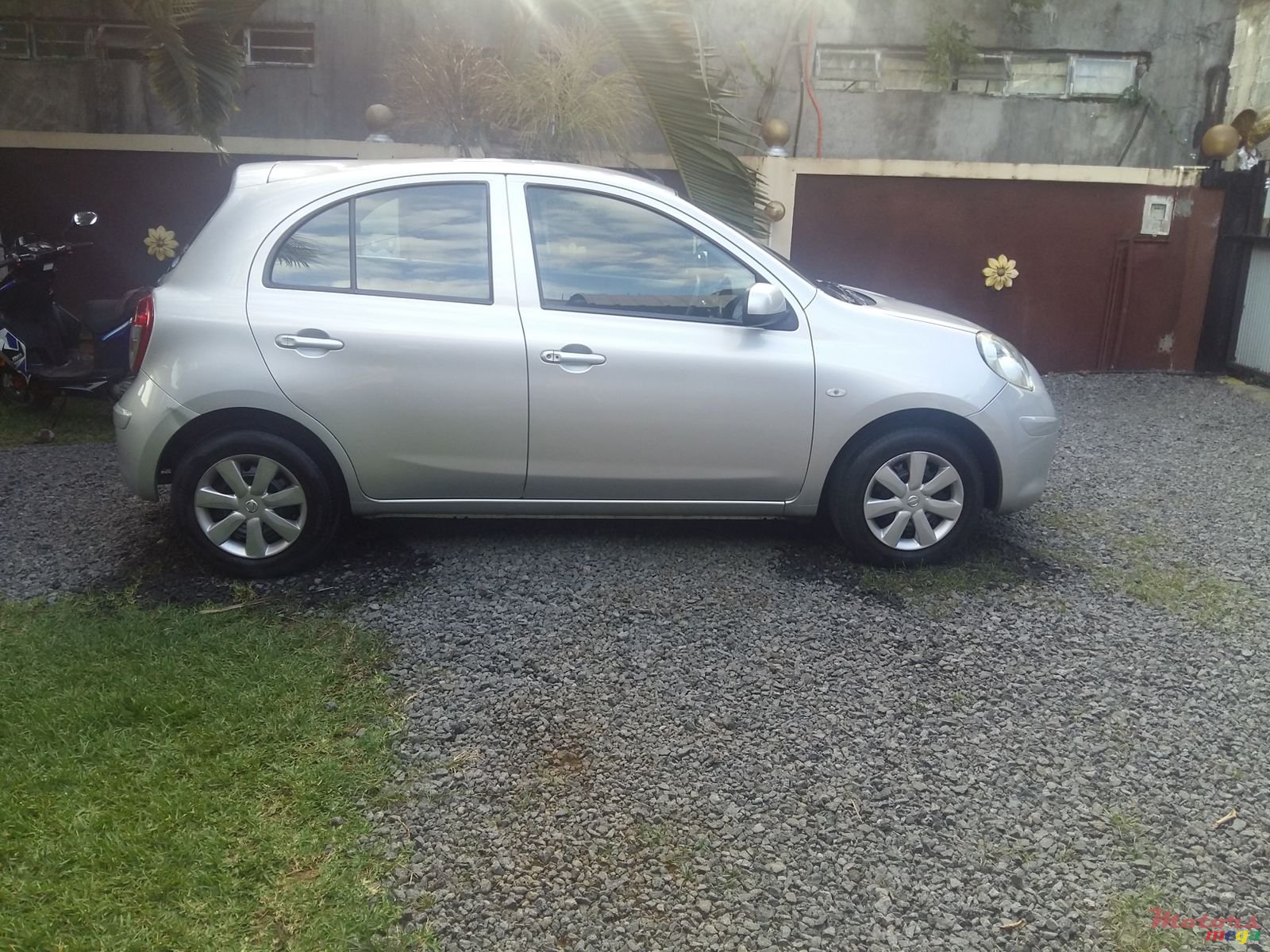 2011' Nissan March photo #4