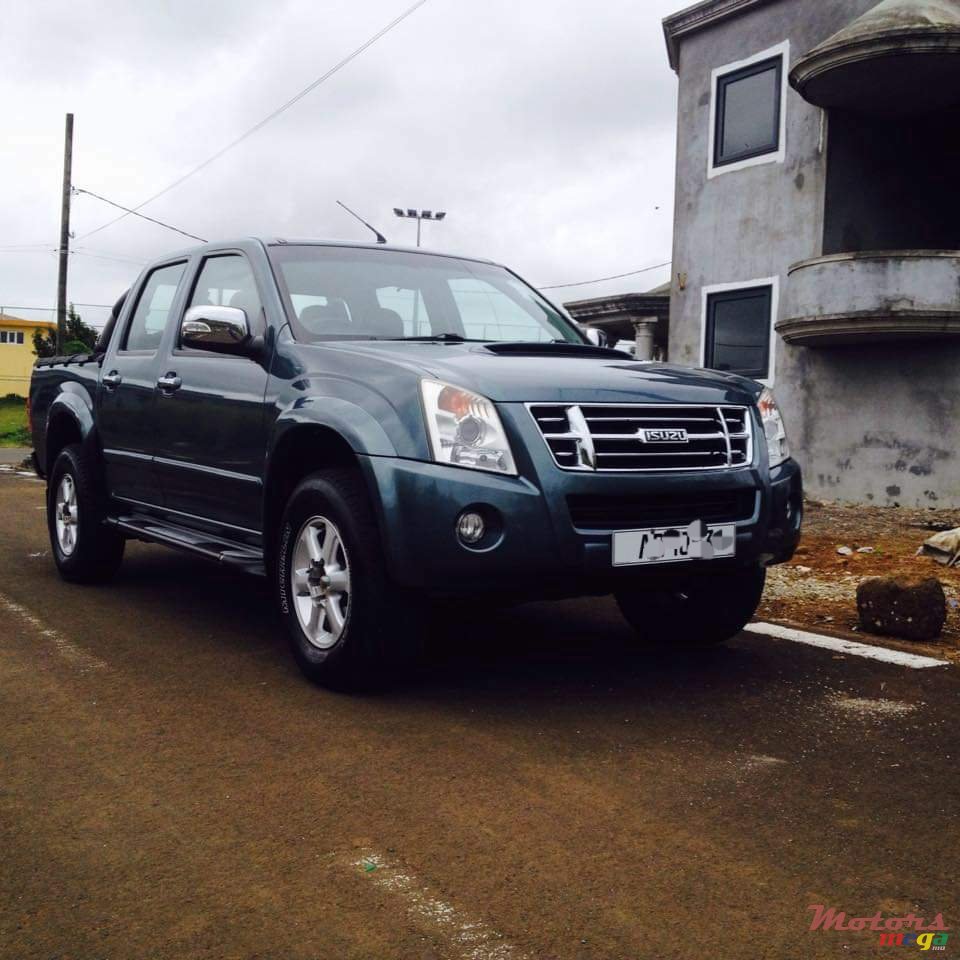 2010' Isuzu KB Series KB300 photo #1