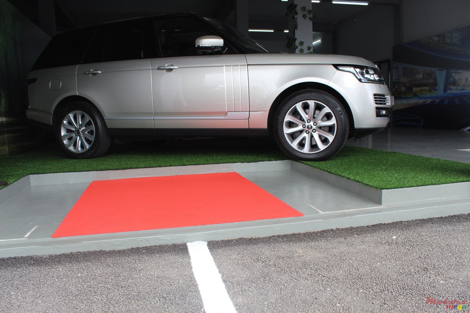 2013' Rover Range Rover photo #7