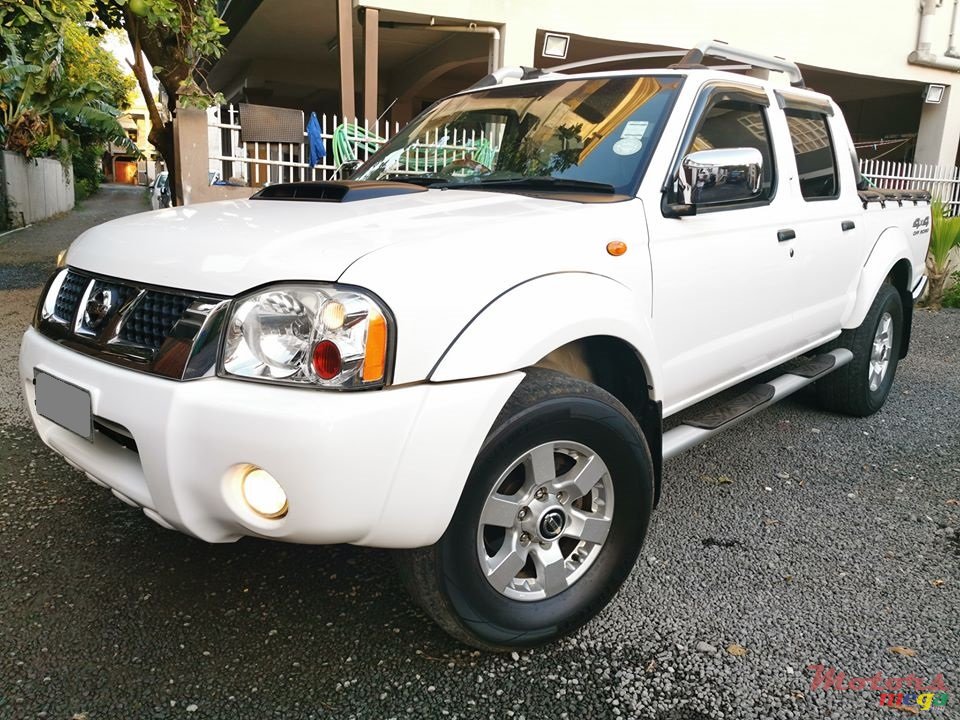 2016' Nissan Hardbody NP300 photo #3