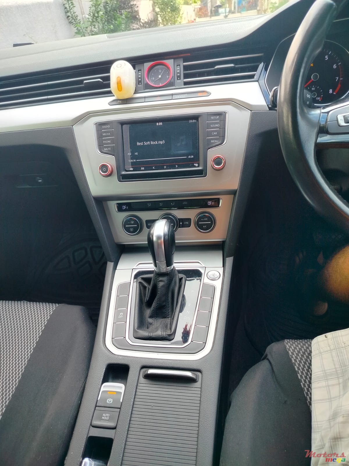 2017' Volkswagen Passat photo #6